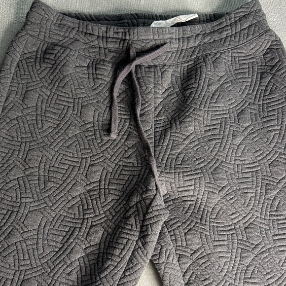 Fabletics Women's Gray Textured Joggers - Picture 3 of 5
